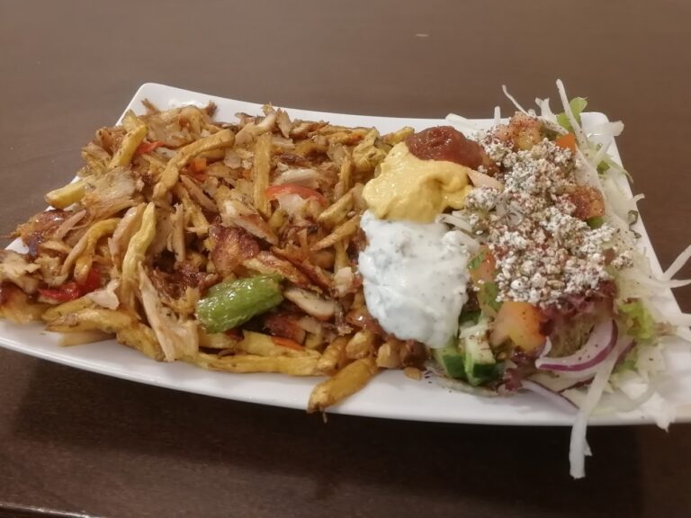 joinHalal_Superhahn_berlin_1.jpg