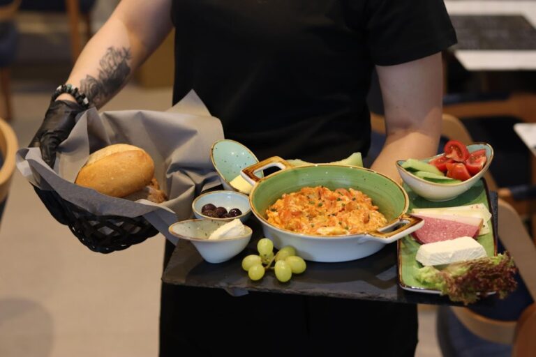joinhalal_Roccos_Frankfurt_12.jpg
